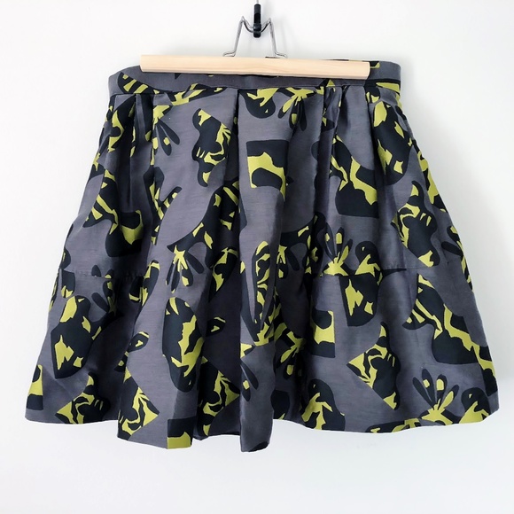 Banana Republic Dresses & Skirts - Banana Republic Gray Bold Print Skirt NWT